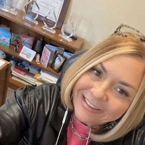 Meet your Posher, Lorraine